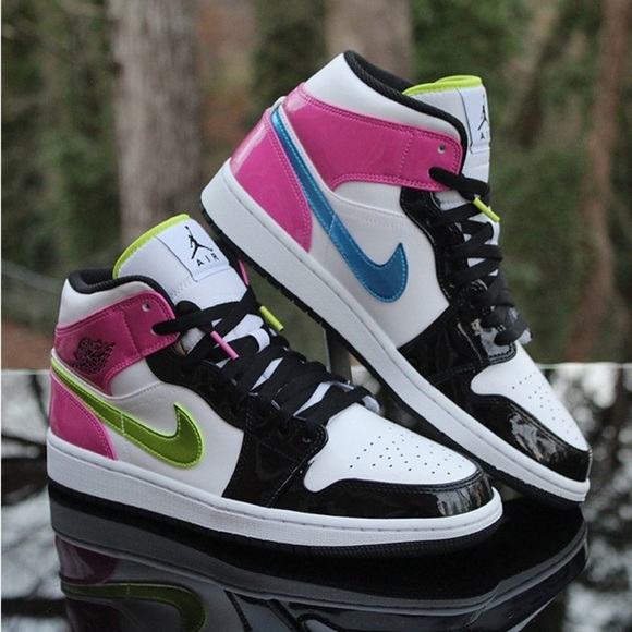 Jordan 1 Mid Special Edition Shoes | White/Black/Cyber Active Fuchsia' | EUC!!🔥🔥 - Picture 1 of 16